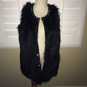 ⭐️⭐️4 for $15 plus $4.99 shipping ⭐️Women’s Vest